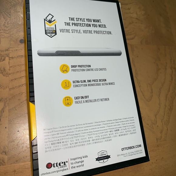 NEW Otterbox iPhone XS Max Case - Picture 3 of 3